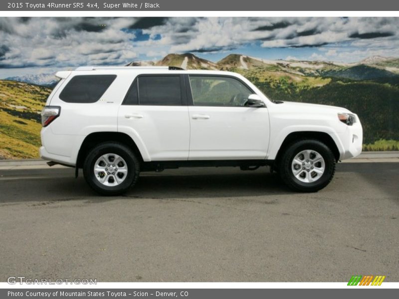 Super White / Black 2015 Toyota 4Runner SR5 4x4