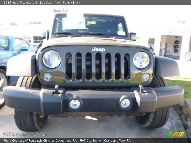 Tank / Black 2016 Jeep Wrangler Unlimited Sport 4x4