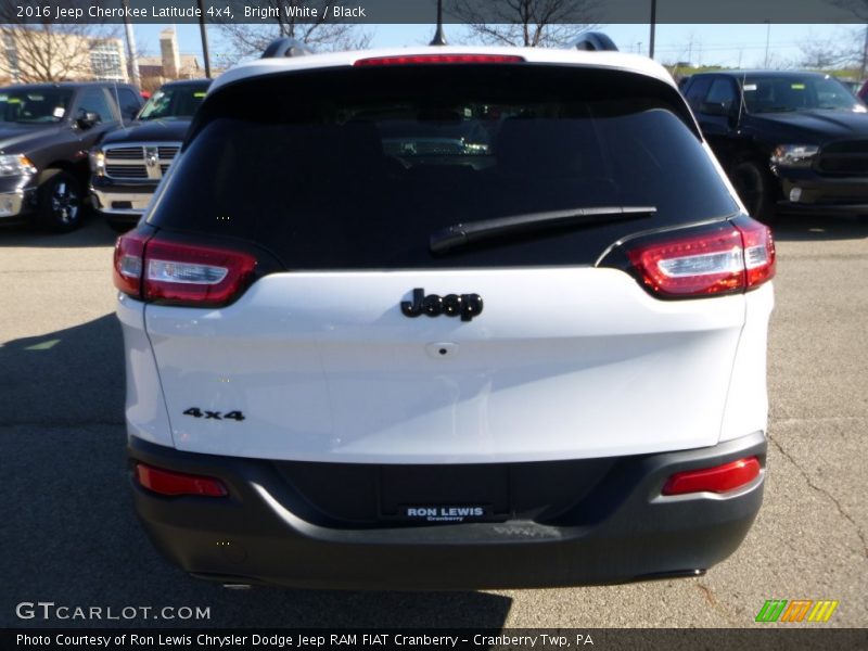 Bright White / Black 2016 Jeep Cherokee Latitude 4x4