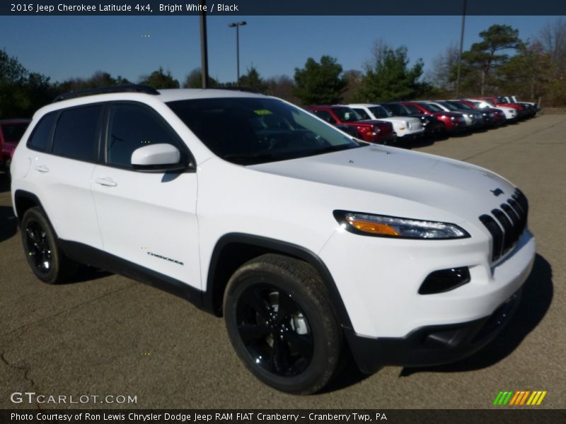Bright White / Black 2016 Jeep Cherokee Latitude 4x4