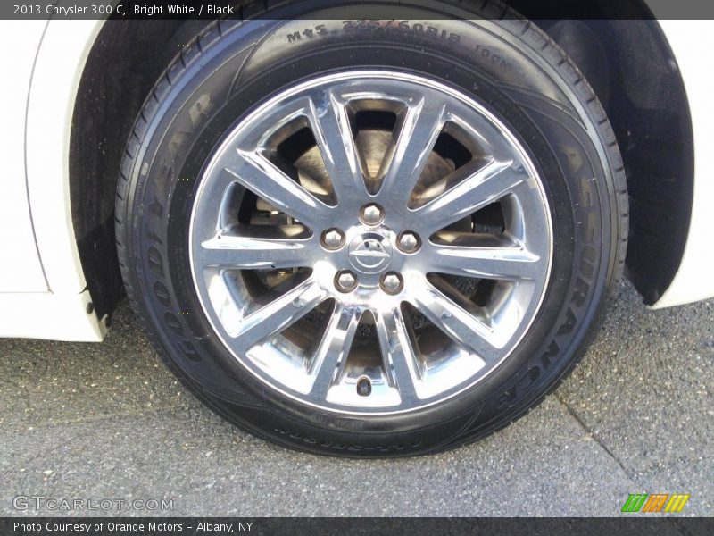 Bright White / Black 2013 Chrysler 300 C