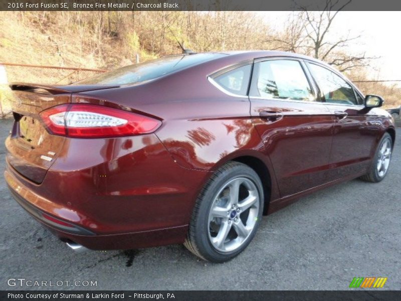 Bronze Fire Metallic / Charcoal Black 2016 Ford Fusion SE