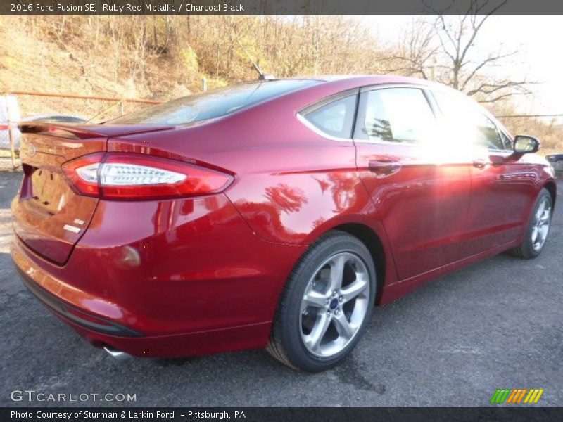 Ruby Red Metallic / Charcoal Black 2016 Ford Fusion SE