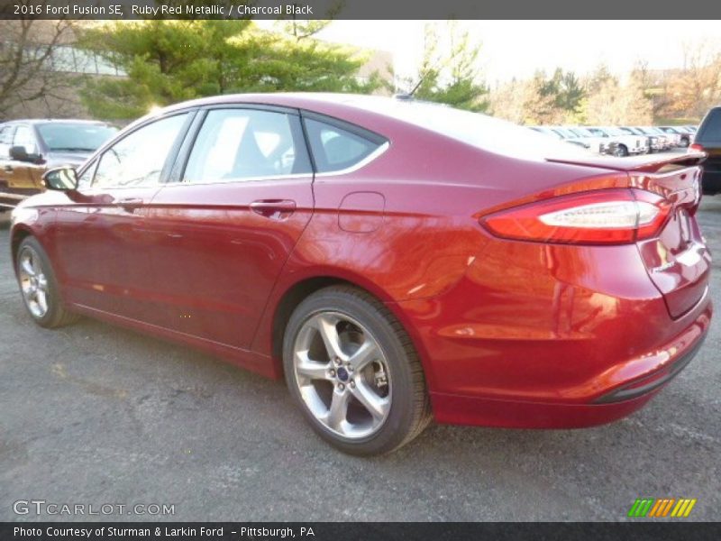 Ruby Red Metallic / Charcoal Black 2016 Ford Fusion SE