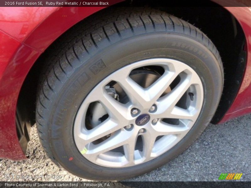 Ruby Red Metallic / Charcoal Black 2016 Ford Fusion SE