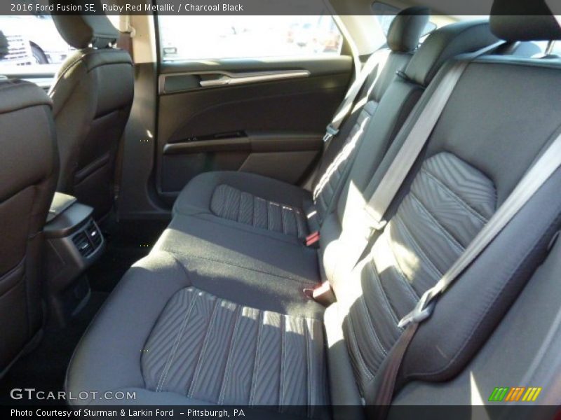 Ruby Red Metallic / Charcoal Black 2016 Ford Fusion SE