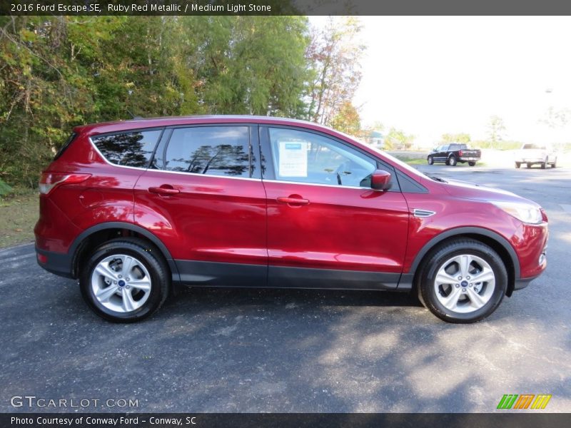 Ruby Red Metallic / Medium Light Stone 2016 Ford Escape SE