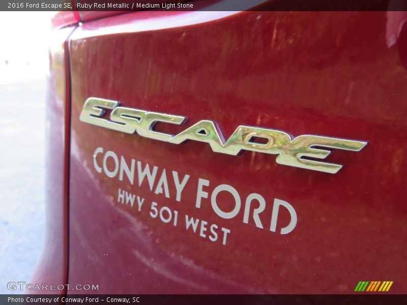 Ruby Red Metallic / Medium Light Stone 2016 Ford Escape SE
