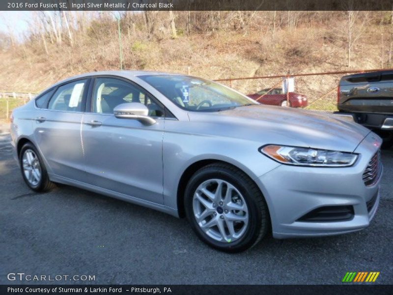 Ingot Silver Metallic / Charcoal Black 2016 Ford Fusion SE