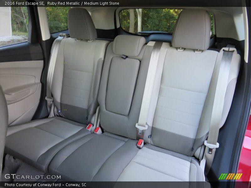 Ruby Red Metallic / Medium Light Stone 2016 Ford Escape SE