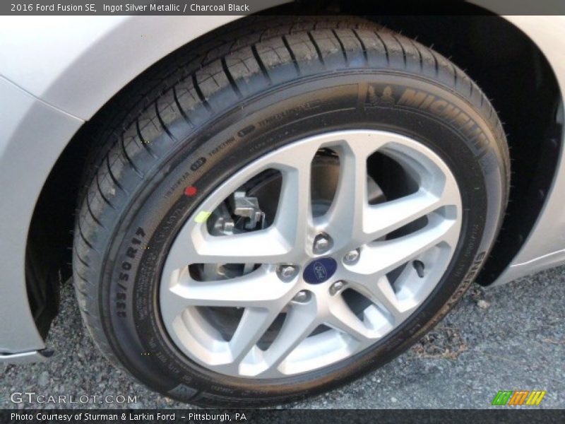 Ingot Silver Metallic / Charcoal Black 2016 Ford Fusion SE