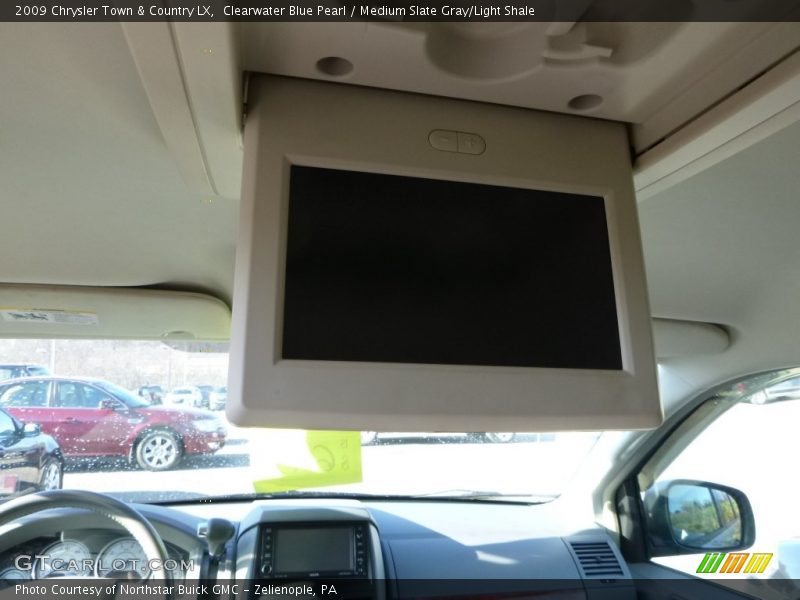 Clearwater Blue Pearl / Medium Slate Gray/Light Shale 2009 Chrysler Town & Country LX