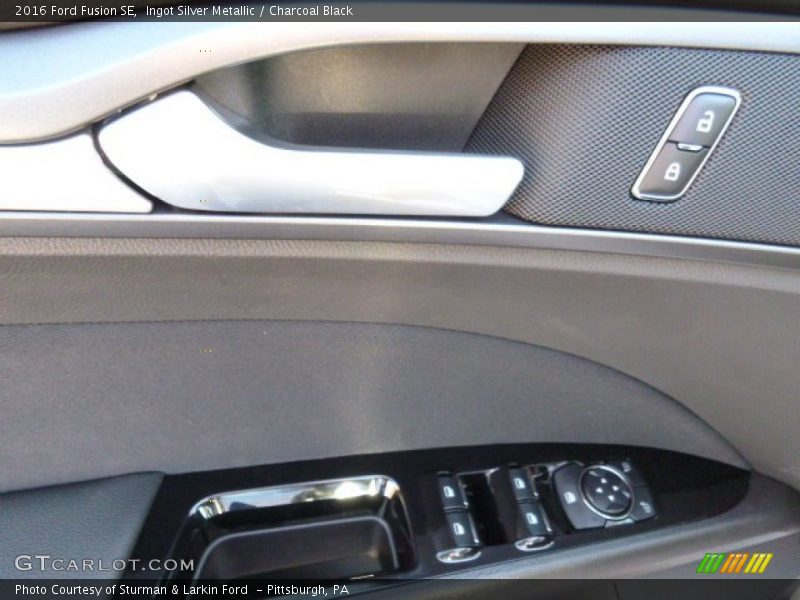 Ingot Silver Metallic / Charcoal Black 2016 Ford Fusion SE