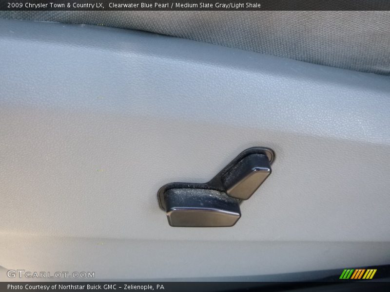 Clearwater Blue Pearl / Medium Slate Gray/Light Shale 2009 Chrysler Town & Country LX