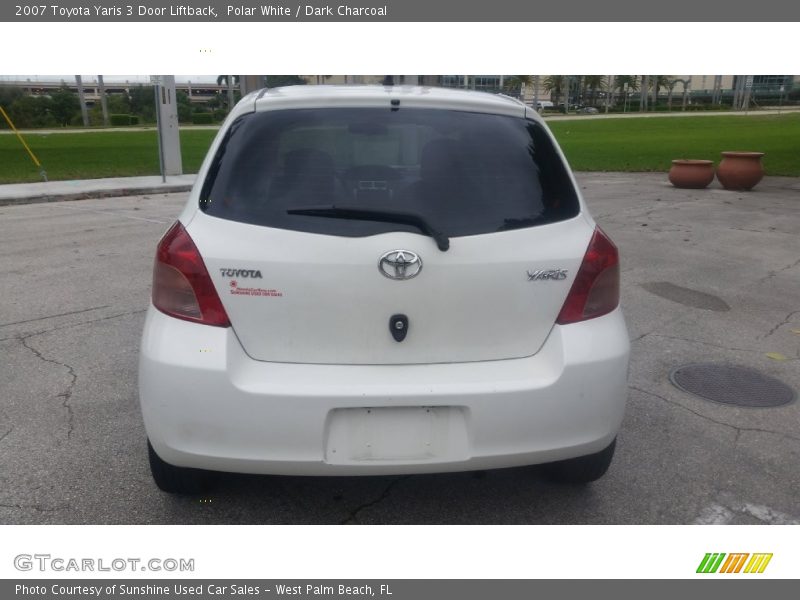 Polar White / Dark Charcoal 2007 Toyota Yaris 3 Door Liftback
