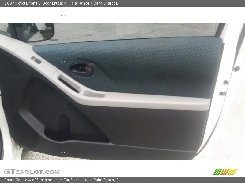 Polar White / Dark Charcoal 2007 Toyota Yaris 3 Door Liftback