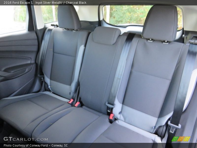 Ingot Silver Metallic / Charcoal Black 2016 Ford Escape S