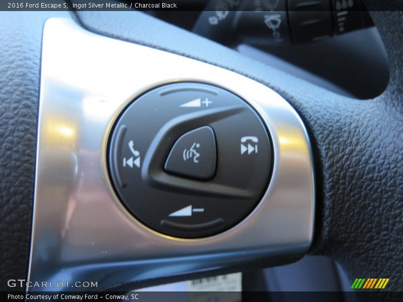Ingot Silver Metallic / Charcoal Black 2016 Ford Escape S