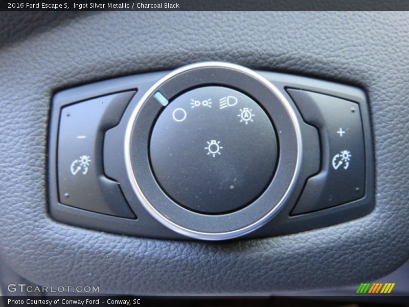 Ingot Silver Metallic / Charcoal Black 2016 Ford Escape S