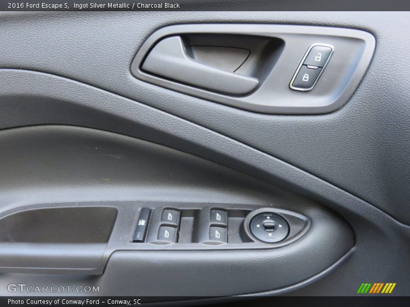 Ingot Silver Metallic / Charcoal Black 2016 Ford Escape S