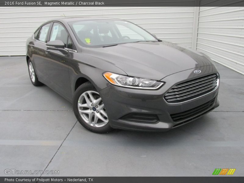 Magnetic Metallic / Charcoal Black 2016 Ford Fusion SE