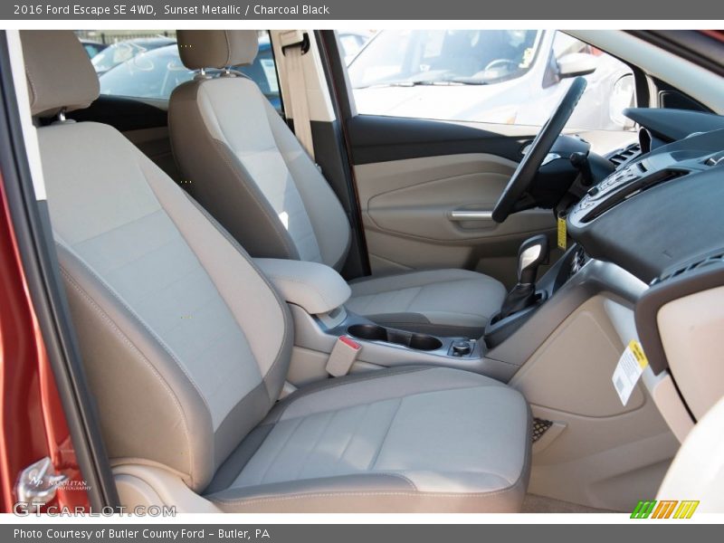 Sunset Metallic / Charcoal Black 2016 Ford Escape SE 4WD