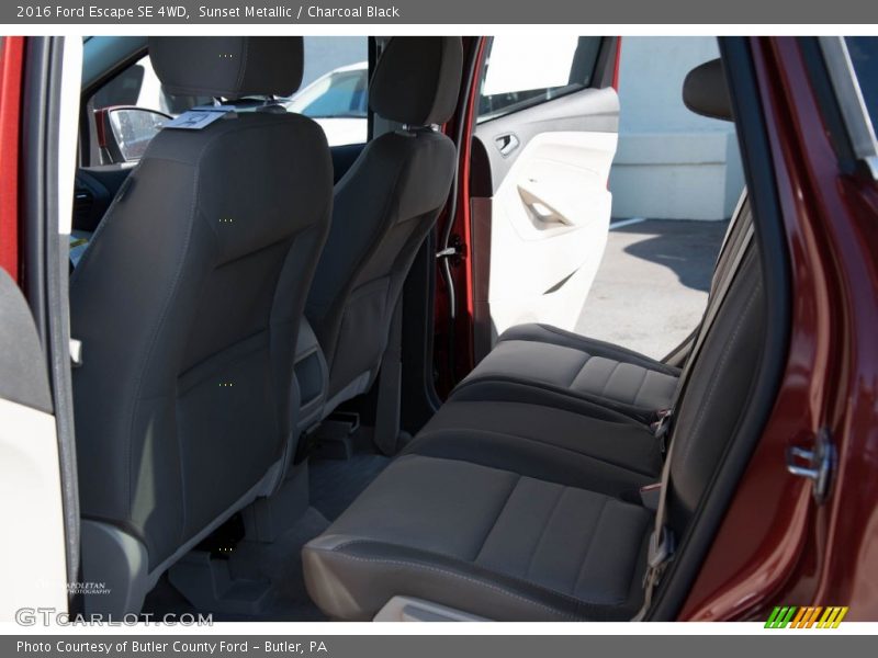 Sunset Metallic / Charcoal Black 2016 Ford Escape SE 4WD