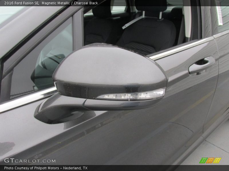 Magnetic Metallic / Charcoal Black 2016 Ford Fusion SE