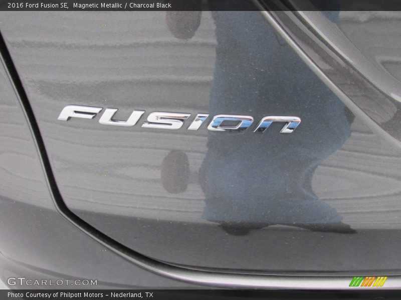 Magnetic Metallic / Charcoal Black 2016 Ford Fusion SE