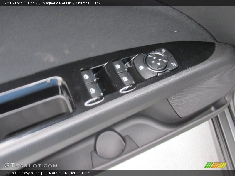 Magnetic Metallic / Charcoal Black 2016 Ford Fusion SE