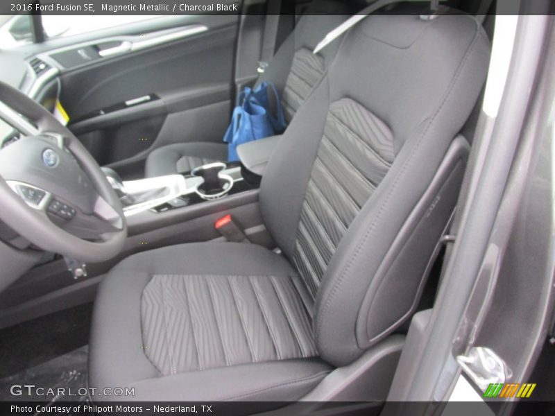 Magnetic Metallic / Charcoal Black 2016 Ford Fusion SE