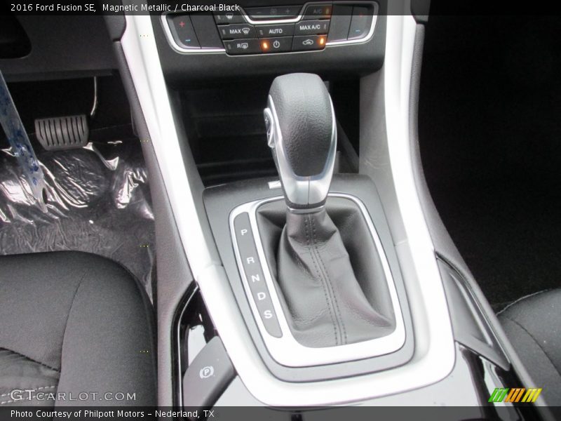 Magnetic Metallic / Charcoal Black 2016 Ford Fusion SE