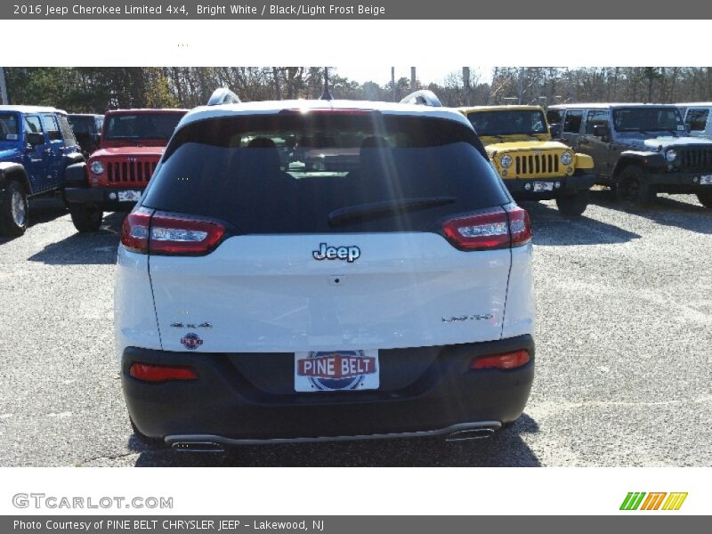 Bright White / Black/Light Frost Beige 2016 Jeep Cherokee Limited 4x4