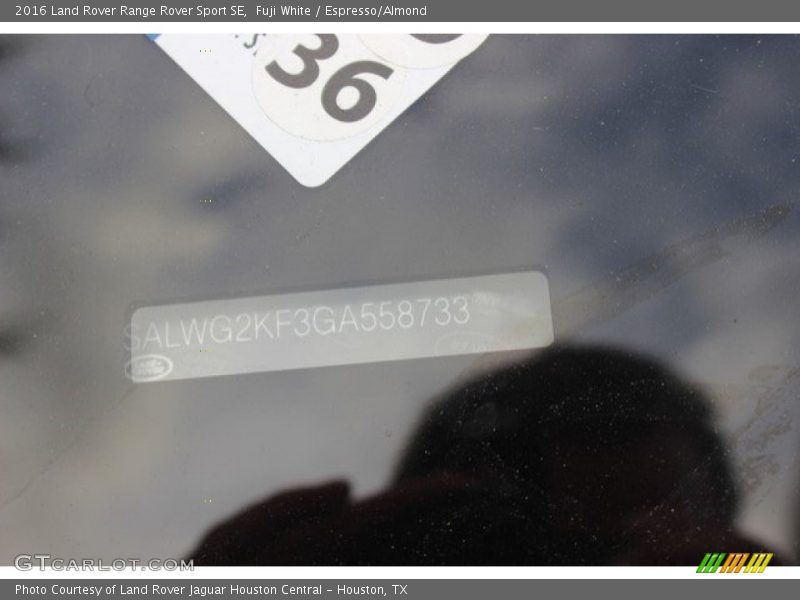 Fuji White / Espresso/Almond 2016 Land Rover Range Rover Sport SE