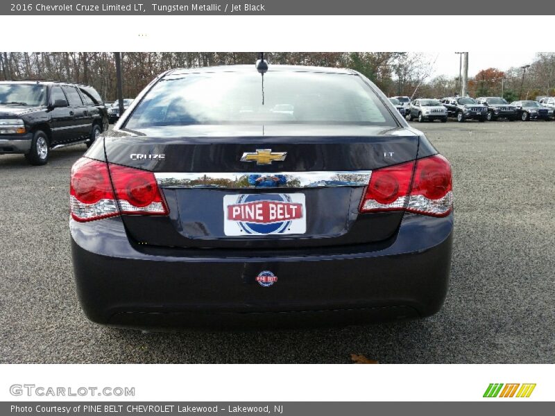 Tungsten Metallic / Jet Black 2016 Chevrolet Cruze Limited LT