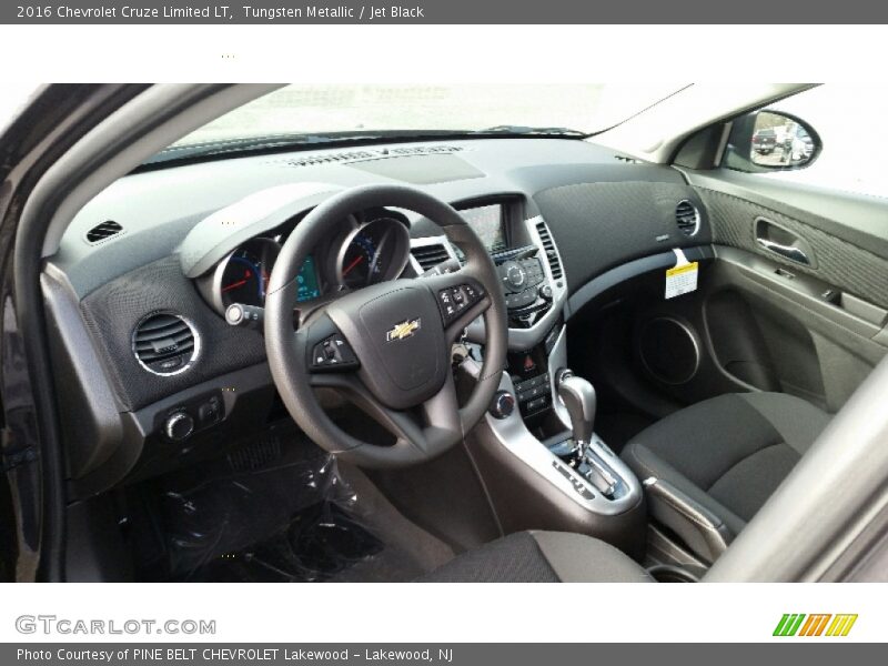Tungsten Metallic / Jet Black 2016 Chevrolet Cruze Limited LT