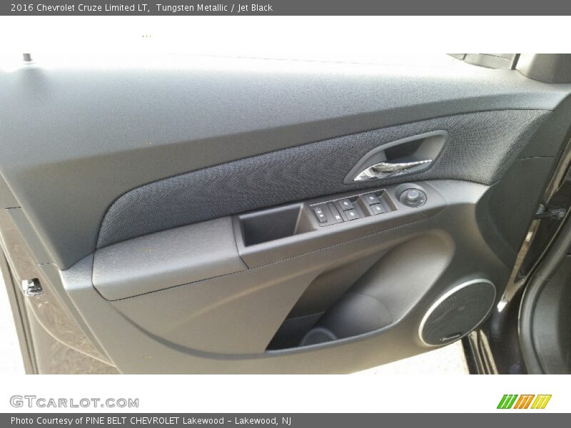 Tungsten Metallic / Jet Black 2016 Chevrolet Cruze Limited LT
