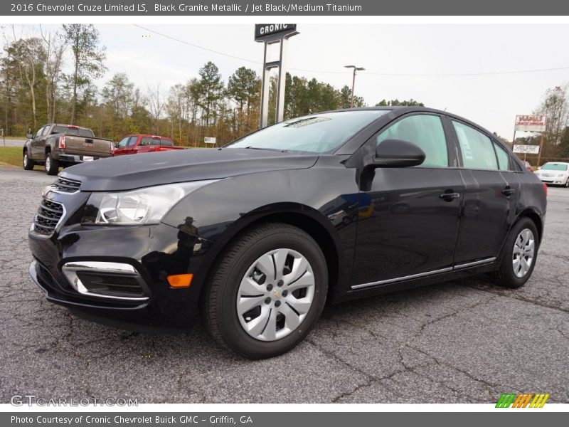 Front 3/4 View of 2016 Cruze Limited LS