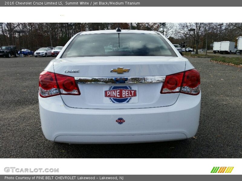 Summit White / Jet Black/Medium Titanium 2016 Chevrolet Cruze Limited LS