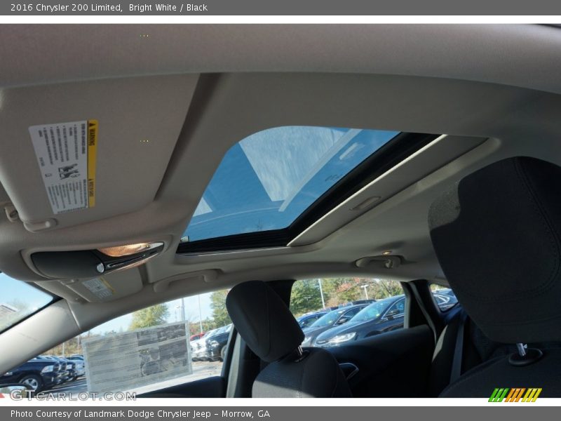 Bright White / Black 2016 Chrysler 200 Limited