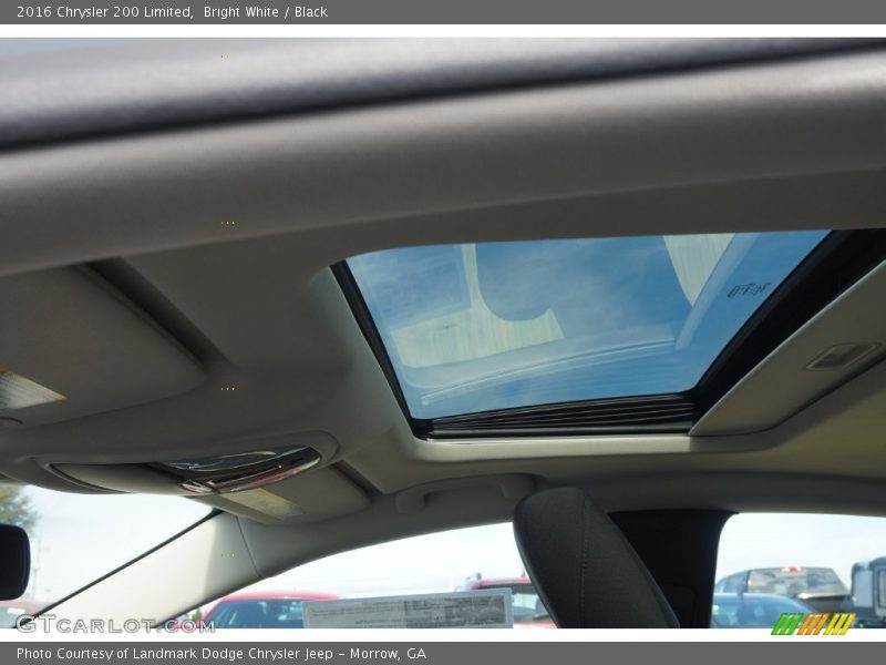 Bright White / Black 2016 Chrysler 200 Limited