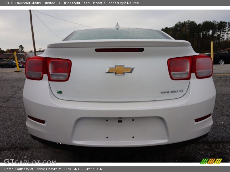 Iridescent Pearl Tricoat / Cocoa/Light Neutral 2016 Chevrolet Malibu Limited LT