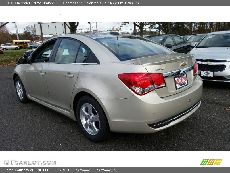 Champagne Silver Metallic / Medium Titanium 2016 Chevrolet Cruze Limited LT