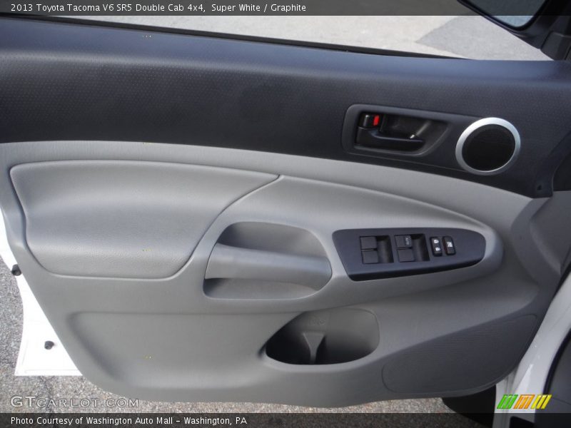 Super White / Graphite 2013 Toyota Tacoma V6 SR5 Double Cab 4x4