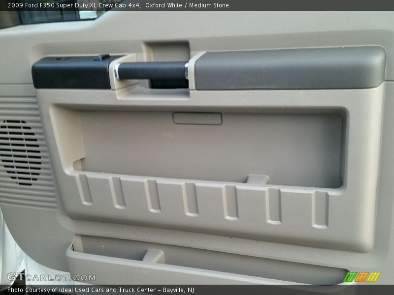 Oxford White / Medium Stone 2009 Ford F350 Super Duty XL Crew Cab 4x4