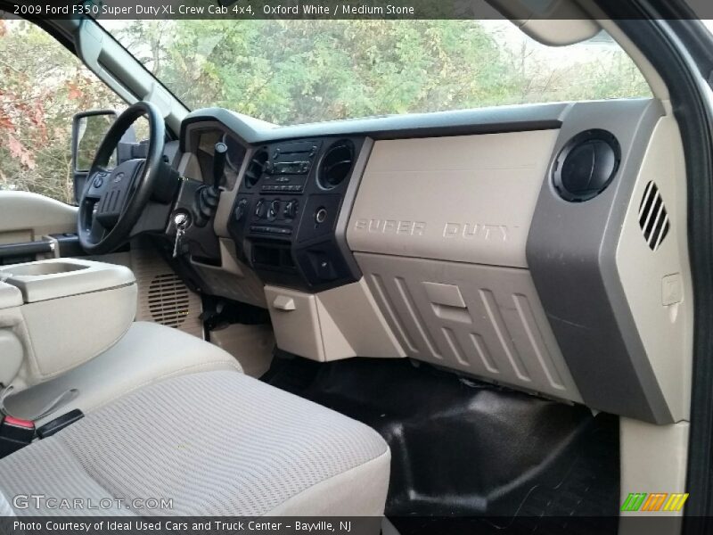 Oxford White / Medium Stone 2009 Ford F350 Super Duty XL Crew Cab 4x4