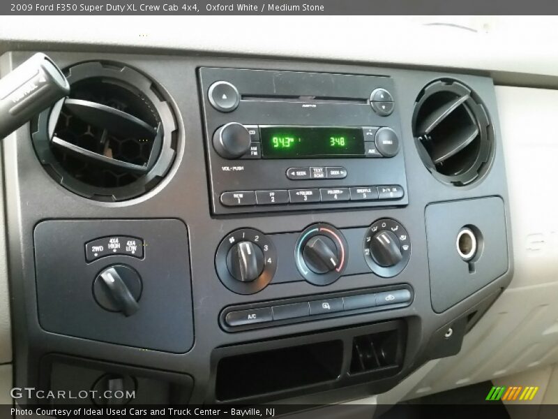 Oxford White / Medium Stone 2009 Ford F350 Super Duty XL Crew Cab 4x4