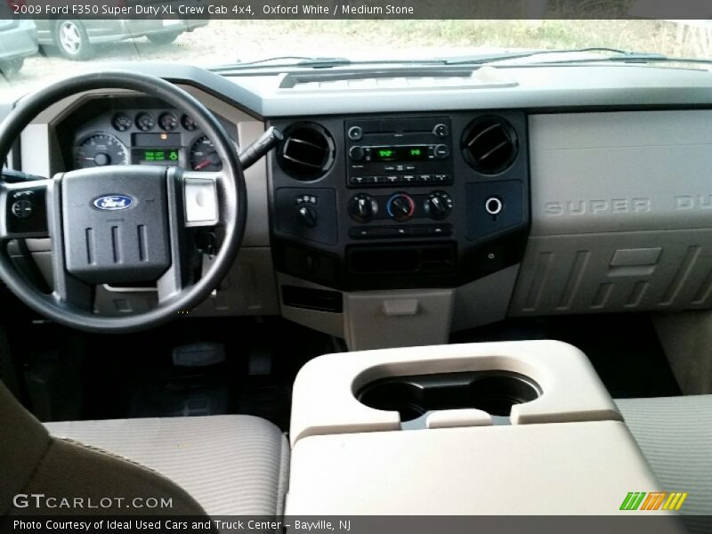 Oxford White / Medium Stone 2009 Ford F350 Super Duty XL Crew Cab 4x4