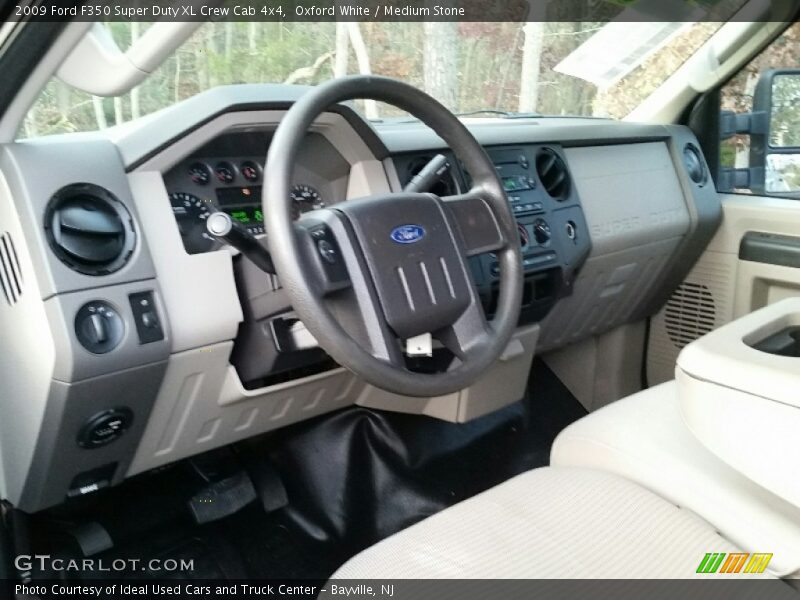 Oxford White / Medium Stone 2009 Ford F350 Super Duty XL Crew Cab 4x4