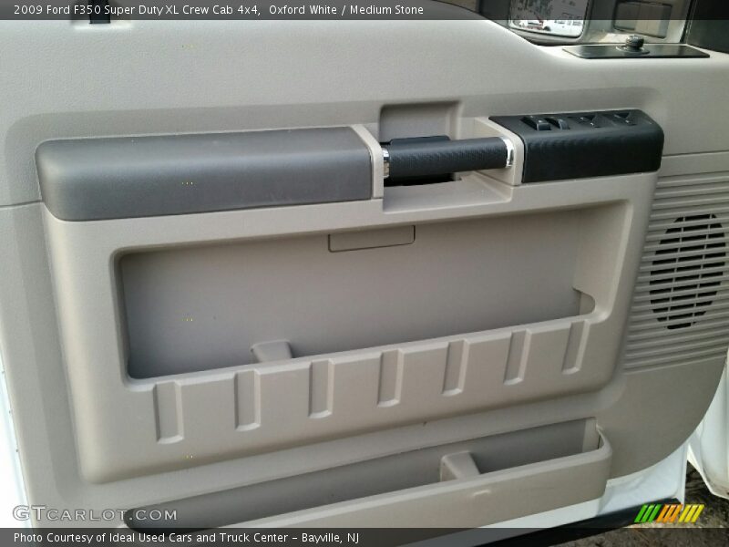 Oxford White / Medium Stone 2009 Ford F350 Super Duty XL Crew Cab 4x4